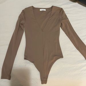 Aritzia Babaton Contour V-Neck Bodysuit